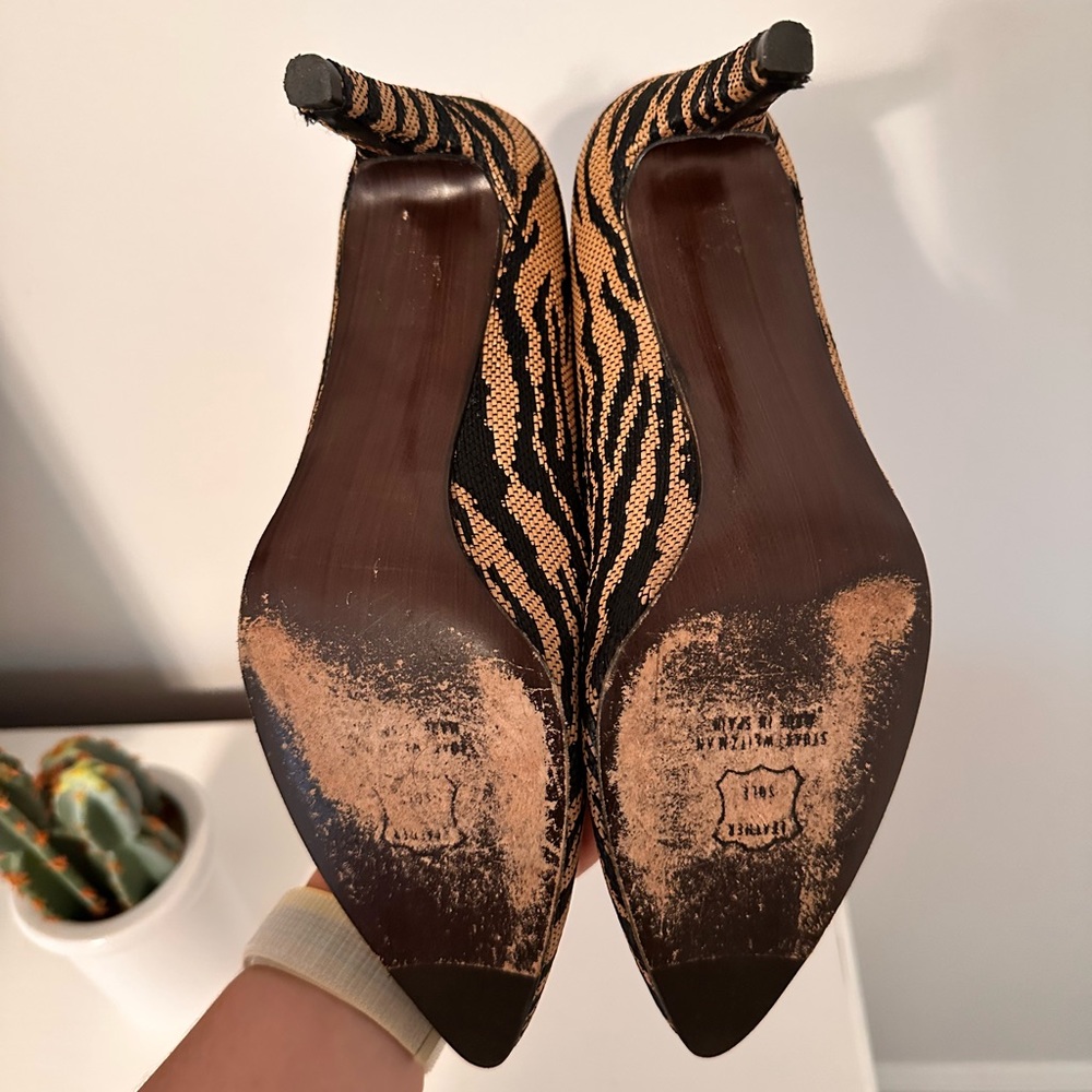 Stuart Weitzman Raffia Woven Pointed Toe Pumps - image 5